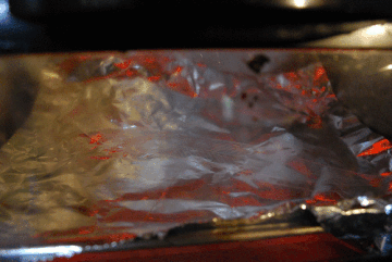 オーブントースターの中で加熱される、のれそれプラバン